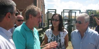 El Ministro Schepens calificó de «histórico» el embarque de carne aviar desde Concepción del Uruguay