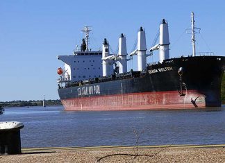 Ingresó el «Diana Bolten» al puerto de Concepción del Uruguay