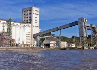 Un nuevo buque arribó al puerto de Diamante