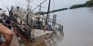 En 2017 el Puerto había ordenado retirar 38 toneladas de contaminantes del buque hundido