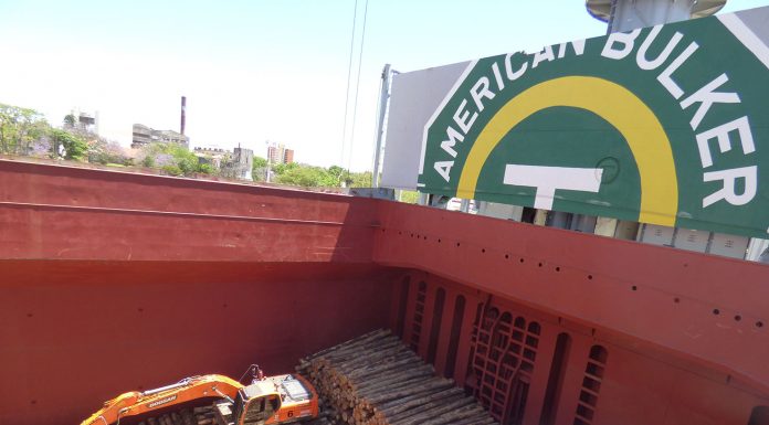 El “American Bulker” terminó su carga en Concepción del Uruguay