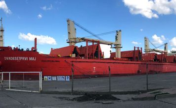 Llegó el “Dvadesetprvi Maj” y comienza la carga de arroz en el puerto de Concepción del Uruguay