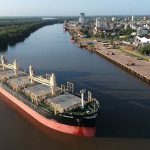 Ingresó el ultramarino TS Honour al puerto de Concepción del Uruguay