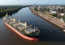 Ingresó el ultramarino TS Honour al puerto de Concepción del Uruguay