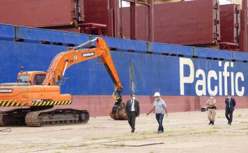 En un marco de estrictas normas sanitarias se realizó la carga de madera en el puerto de Concepción del Uruguay