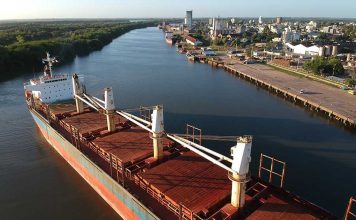 Ingresó un nuevo buque al puerto local y se pide evitar en el tránsito por Av. Paysandú