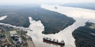 Llegaron dos buques al puerto de Concepción del Uruguay