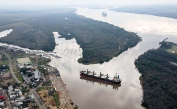Llegaron dos buques al puerto de Concepción del Uruguay