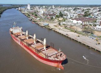Tres buques con operaciones en el puerto de Concepción del Uruguay