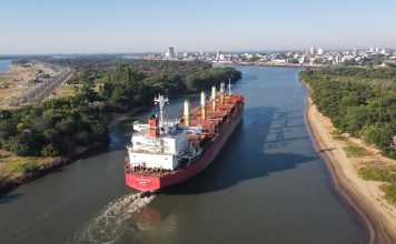Llegó el segundo buque del año al puerto de Concepción del Uruguay