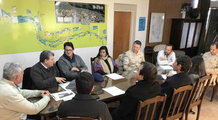 Encuentro en el puerto de Concepción del Uruguay por la reactivación del transporte fluvial de pasajeros