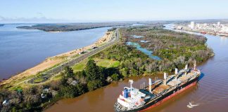 Zarpó un buque e ingresó otro al puerto de Concepción del Uruguay