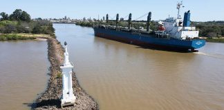 Un nuevo buque comenzó a cargar en Concepción del Uruguay
