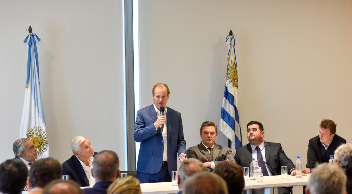 Bordet encabezó la firma del dragado del río Uruguay y destacó el impulso a la producción y las exportaciones