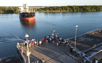 Zarpó un buque e ingresó otro al puerto de Concepción del Uruguay