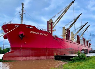 Pese a la creciente el puerto de Concepción operó con normalidad