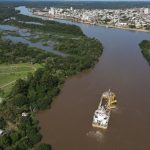 Se realizan tareas de mantenimiento del dragado frente al puerto de Concepción del Uruguay