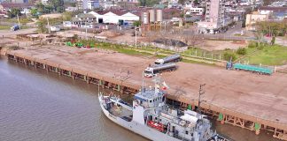 Se está haciendo el mantenimiento del balizamiento del río Uruguay