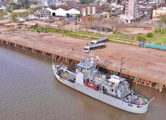 Se está haciendo el mantenimiento del balizamiento del río Uruguay