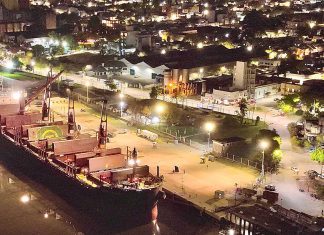 El Puerto estrena iluminación LED con la llegada de un nuevo Buque