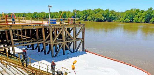 El Puerto e YPF realizaron un simulacro conjunto para la contención de derrames en el río