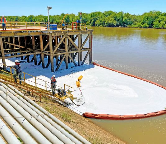 El Puerto e YPF realizaron un simulacro conjunto para la contención de derrames en el río