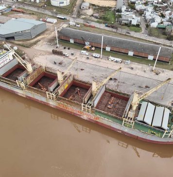 El puerto diversifica sus cargas, suma exportaciones y genera más trabajo